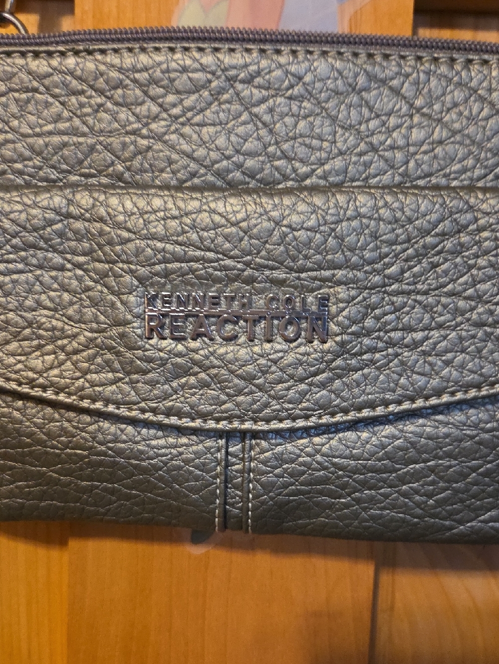 Kenneth Cole Reaction Crossbody